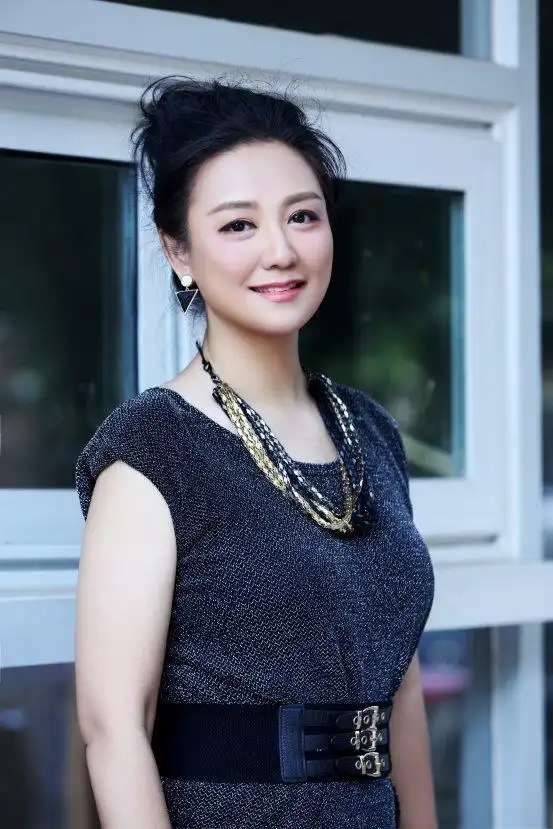 苏丽:端庄,憨萌两不误 演技咖hold住各类角色