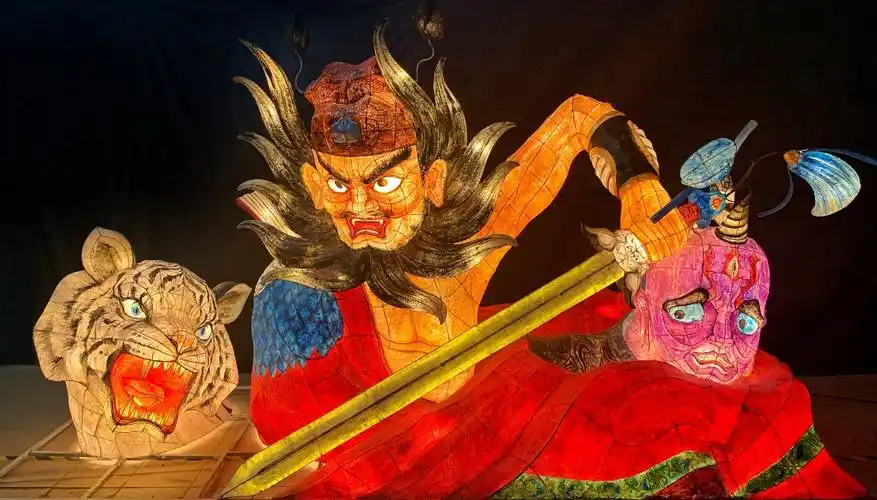 佛山彩灯作品《钟馗捉鬼》