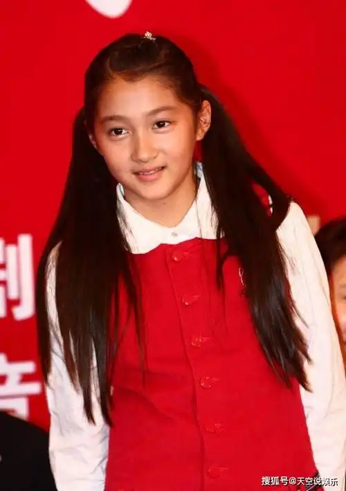 有种"整容"叫恋爱三年,关晓彤没有变化,鹿晗已经判若两人!