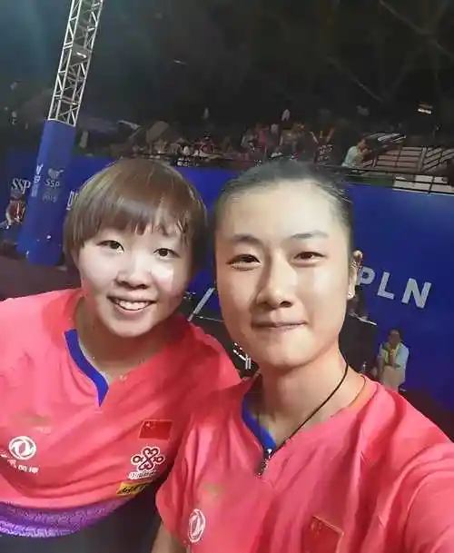 朱雨玲发文感谢师姐丁宁感人姐妹情深