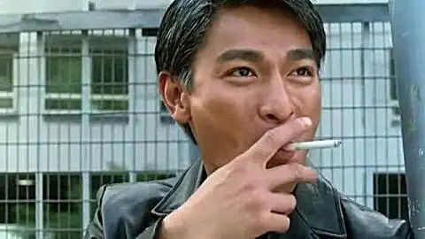 我在刘德华经典抽 烟表情包,回味了一遍又一遍,不愧是影帝截了一段小