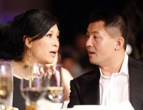 图那英老公孟桐前妻是谁揭秘吴桐身价背景