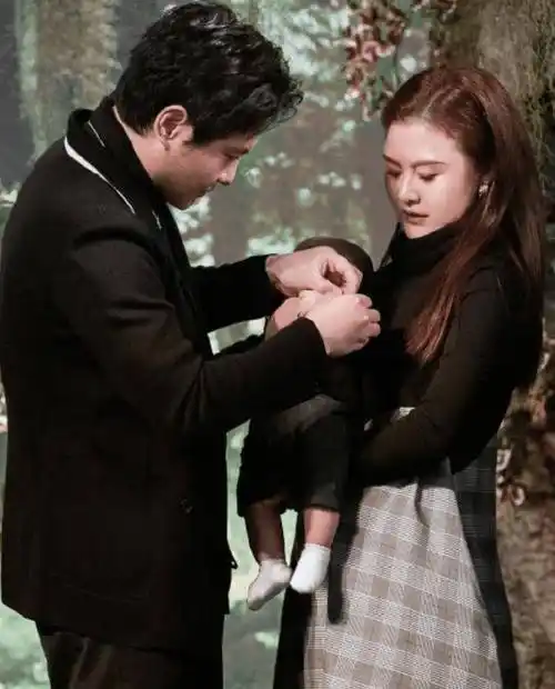 最近沈腾与其妻子早前一家三口同框的这组照片曝光就是引起了无数人的