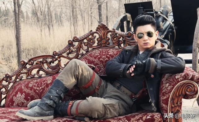 抗日神剧标准套路两女喜一男必死一女所不同的是这次是个丑男