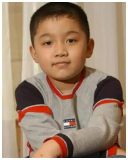 尤浩然对于许多九零后的人来说是非常熟悉的,他曾在《家有儿女》当中