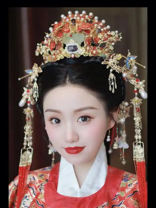 红妆红衣汉服新娘古典的古城美78