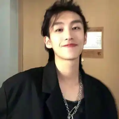 高清阳光帅气男生头像治愈系图片笑容