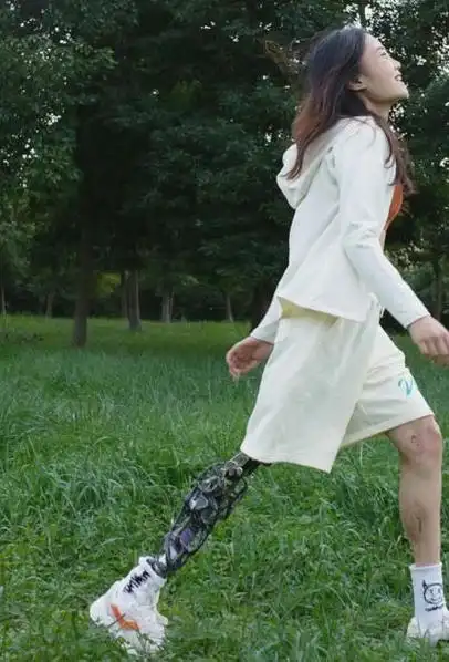 少一条腿活该!26岁汶川地震幸存独腿女孩遭网暴:抱歉,理解不了