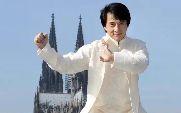 华人男演员总票房排名成龙250亿票房高居第一