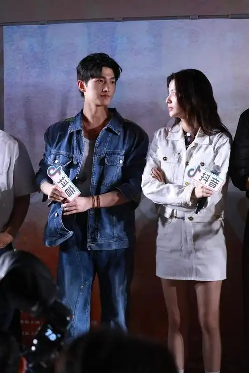 杨洋和王楚然的地下恋情曝光