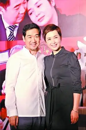 张国立自认和蒋雯丽在《金婚》中的组合是无可替代的.