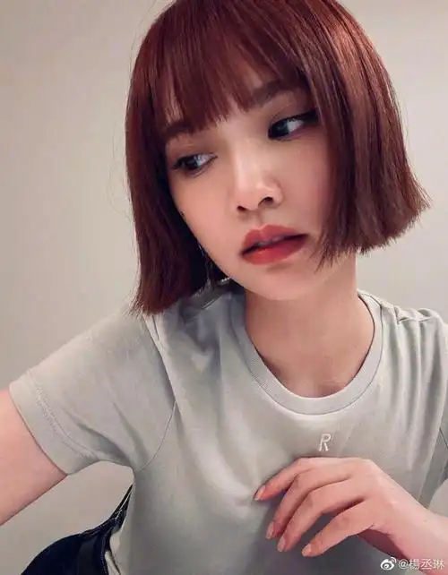 杨丞琳晒短发新造型波波头齐刘海俏皮可爱