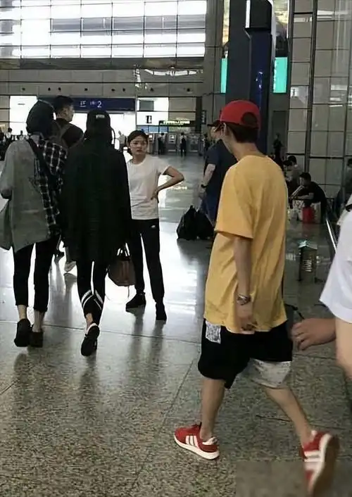 不管是林志颖,鹿晗,薛之谦,周深还是易烊千玺,他们都以自己独特的魅力