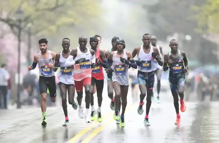 波士顿马拉松切贝特卫冕,基普乔格2小时09分,创生涯最差成绩!