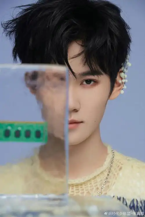 张真源灯泡耳饰##张真源冰雪大片