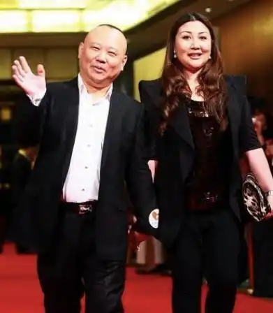 众所周知,郭德纲和妻子结婚时,他不过是一个一穷二白的穷小子,而那时