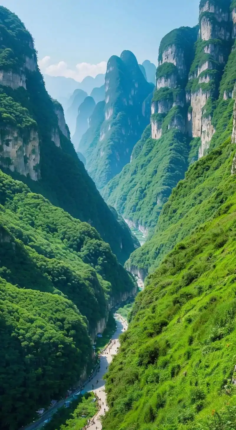 广西十万大山,真实风景,很多很多个独立高耸的山峰,秀气挺拨, - 抖音