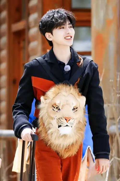 蔡徐坤壁纸你笑起来的样子可爱到犯规治愈生活中的一切不愉快