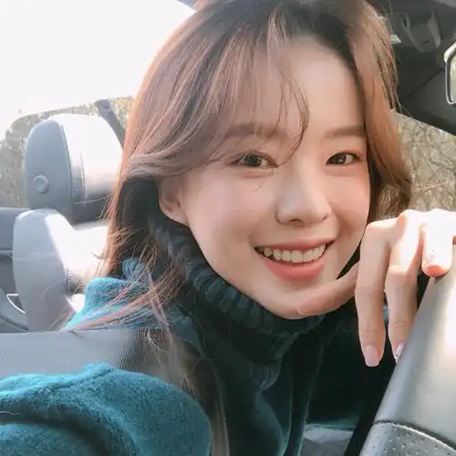 做一个笑容有感染力的女孩子_韩国_女人味_内衣_少女感_ins_爱笑的