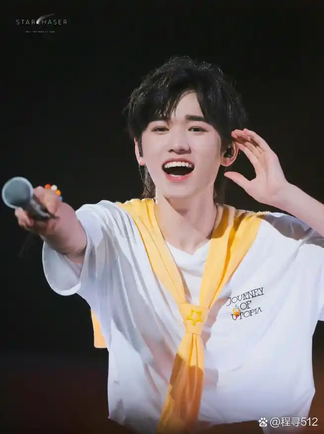 永远折服于宋亚轩的笑容 这个温柔内敛的少年 又惊艳了谁的岁月