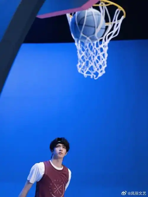 刘耀文打篮球plog90