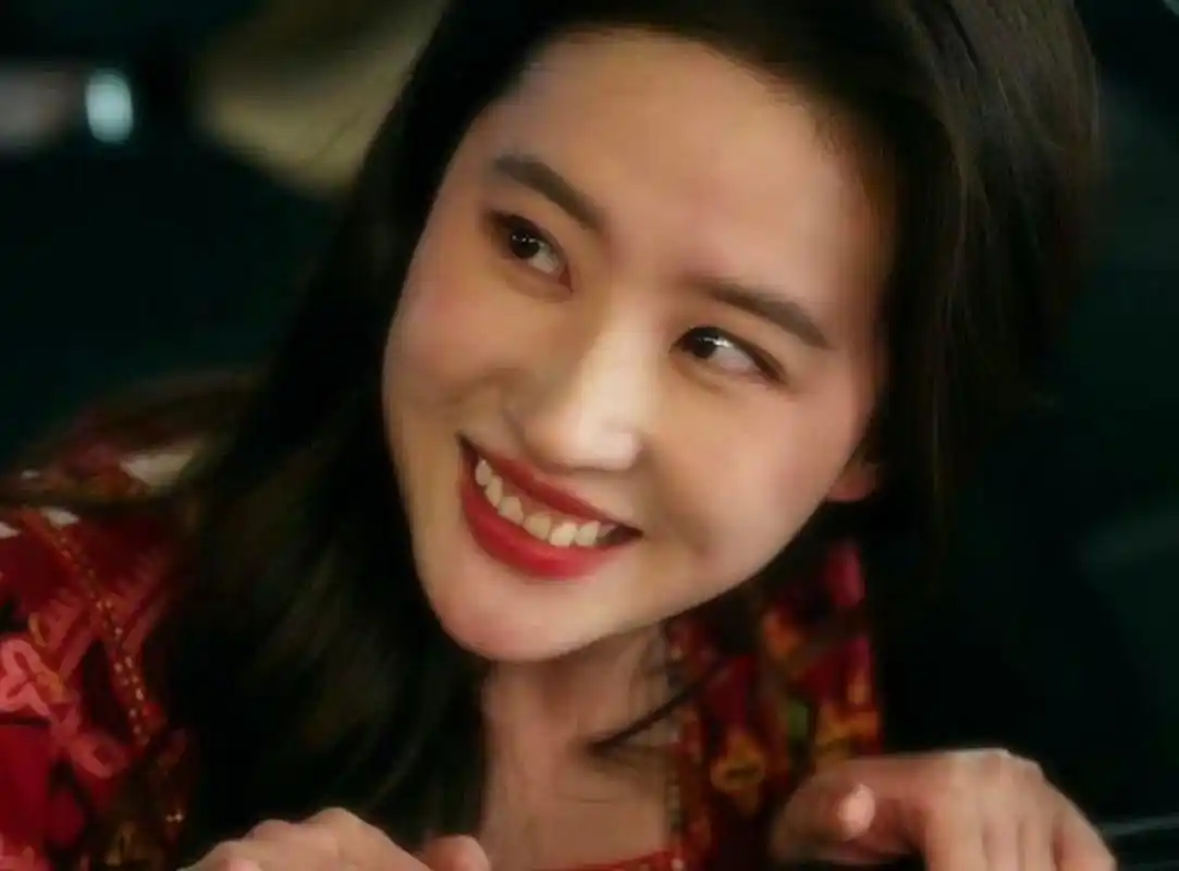 刘亦菲唯一的缺点就是牙齿吧?