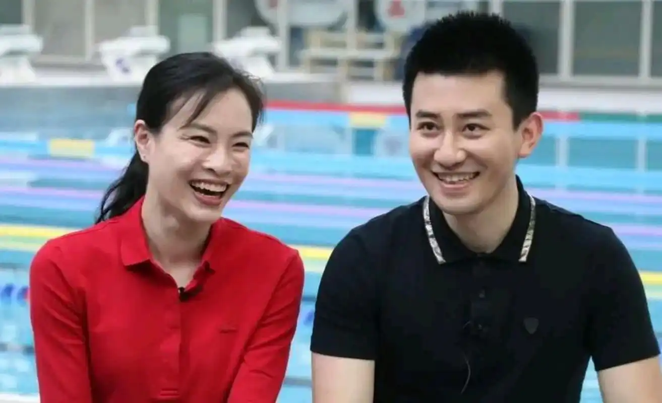 郭晶晶结婚时,想把小叔子霍启山介绍给吴敏霞:"我的小叔子看上你了