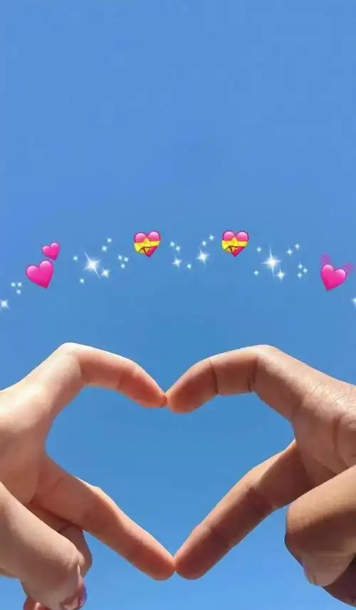 比心手势文案温暖短句干净比心手势发朋友圈文案