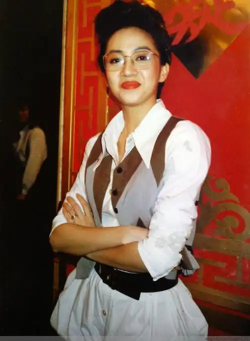 香港乐坛大姐大,百变天后梅艳芳的旧照(独家)