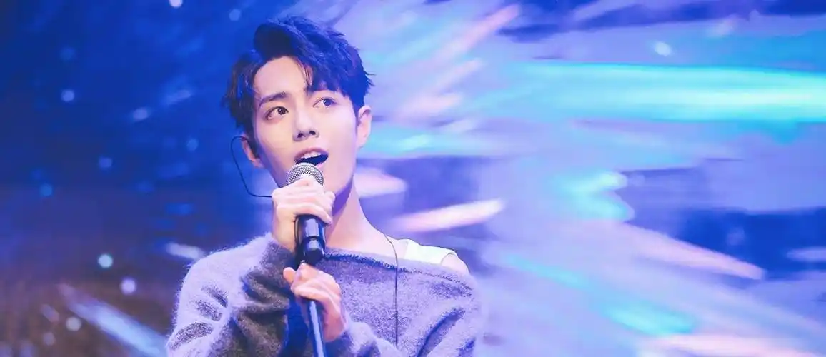 肖战的两幅手绘别有深意_束光_星星_光芒