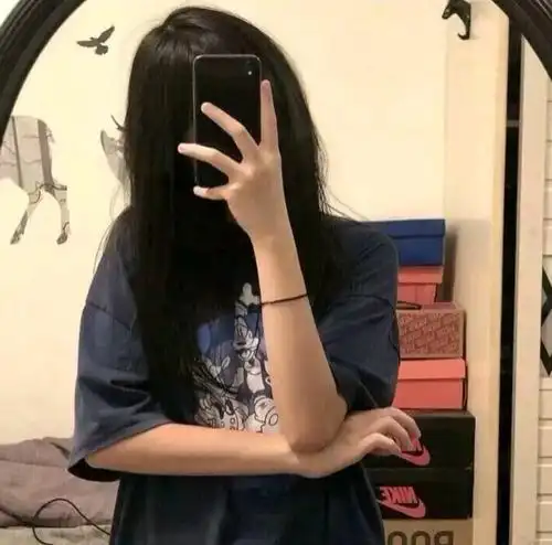 头像女手机遮脸