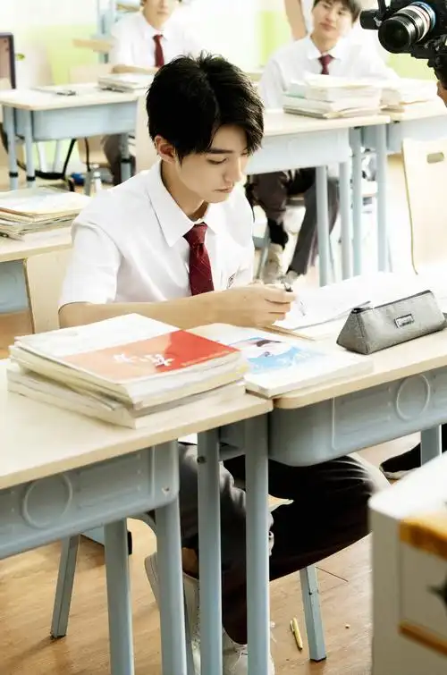 王俊凯×客串网剧《我是班主任》