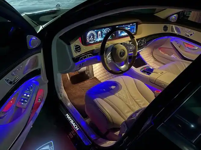 奔驰迈巴赫内饰