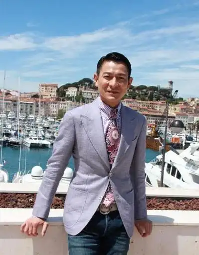 刘德华蓬松侧分刘海