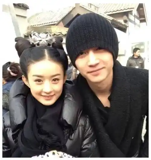 陈晓一句"炒作"后,和赵丽颖7年无交集,如今两人差距一目了然_cp_颖晓