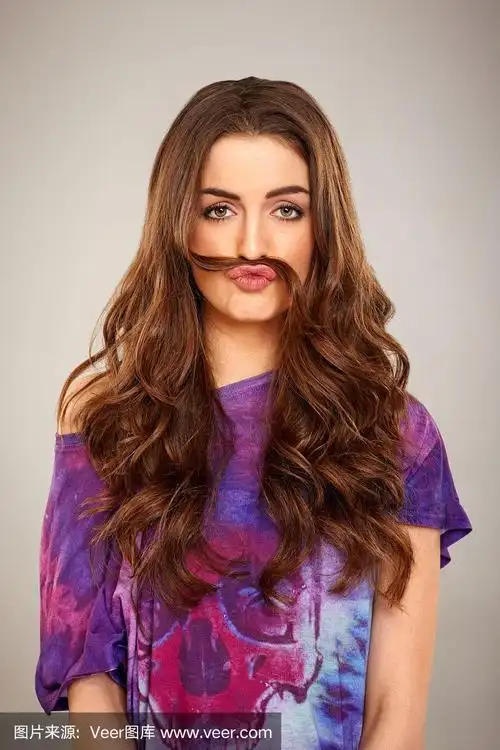 长着胡子的漂亮女人