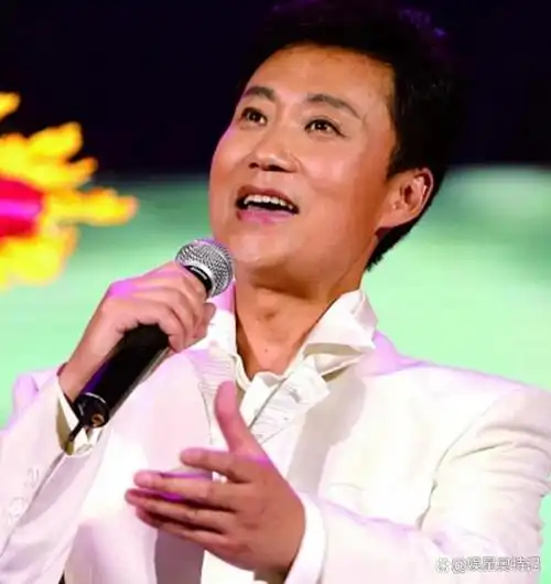 70后军旅歌手耿为华:女粉丝倒追2年,离婚那天和女儿抱头痛哭