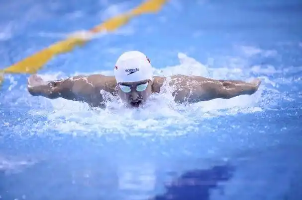 为梦想拼一把!致敬游泳冠军赛唯一"80后"选手吴鹏