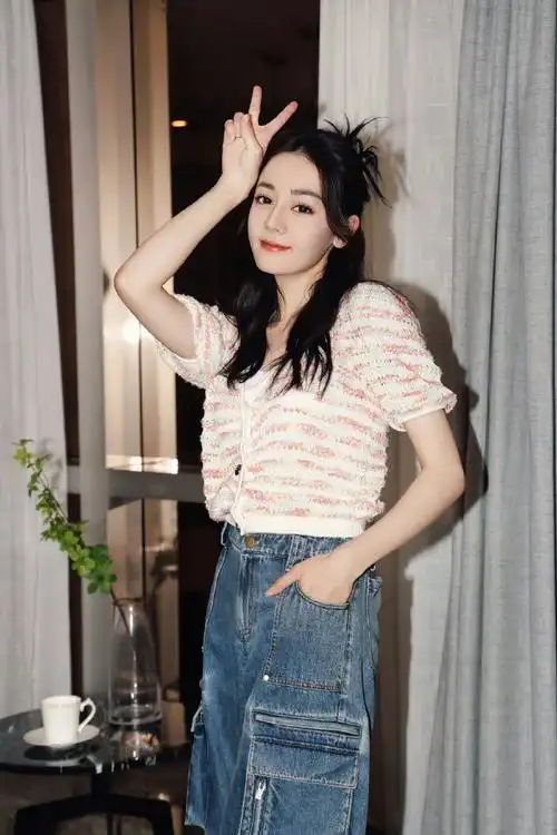 芭莎慈善晚会名单#96:肖战 赵丽颖 迪丽热巴 张艺兴 杨颖杨紫