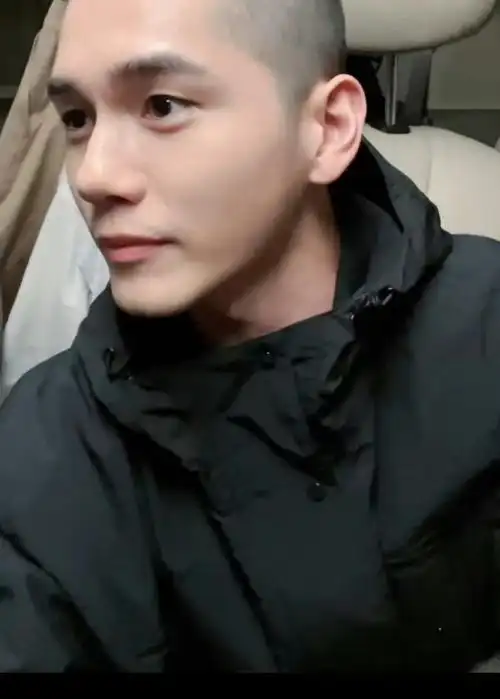 寸头造型也帅气依旧,帅哥什么发型都能hold