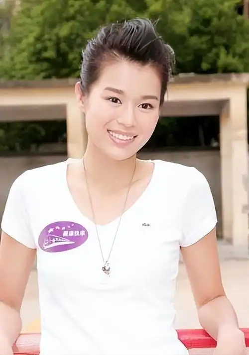 回顾港姐胡杏儿:苦恋黄宗泽8年无果,如今感谢男方的不娶之恩?