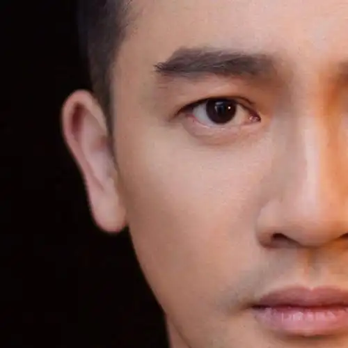 苏有朋的微博头像好像梁朝伟啊!