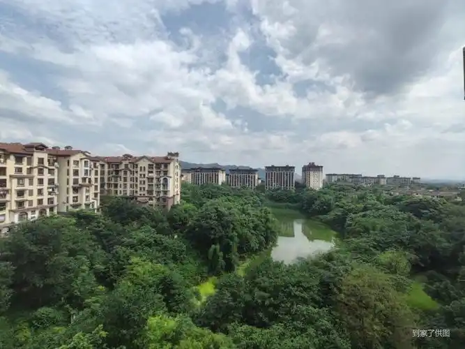 家人们冲呀,龙湖紫云台一线湖景房,视野好惨了!