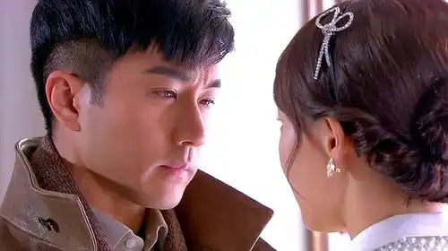 《千金女贼》刘恺威为救春花以身犯险,唐嫣泪奔惜别甜蜜亲吻!