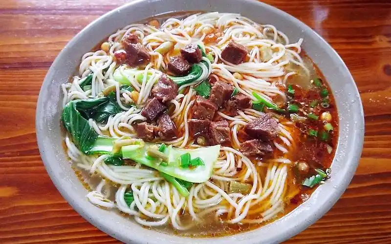 在宁波很难吃到正宗重庆小面,13元的牛肉面,配料十足口味超棒