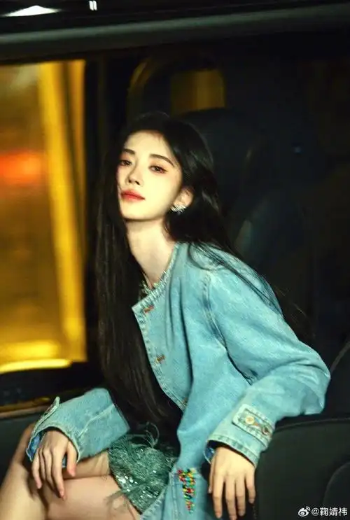 鞠婧祎强曝光的神真的很喜欢看鞠婧祎的曝光类型照片啊