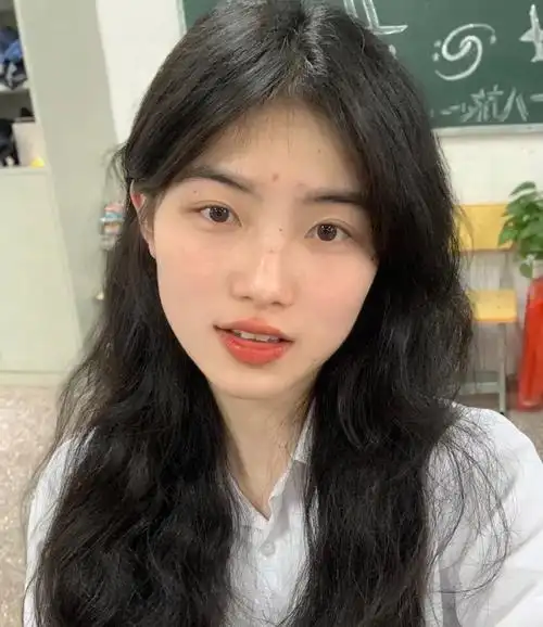 不过百元的平价口红,素颜涂也好看,学生党女孩不必花冤枉钱