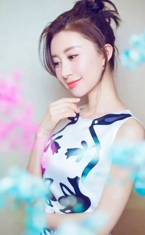 舒畅高清淡雅写真,温婉可人!_高清图集_新浪网