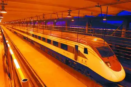 时速160公里 "先锋"号动车组明日抵蓉城