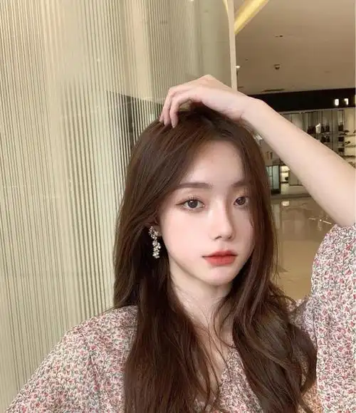 推荐五款2021年秋冬流行发色,显白又减龄 - 北京辉艺美发学校